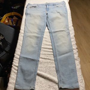 Women’s Hollister jeans size: 31